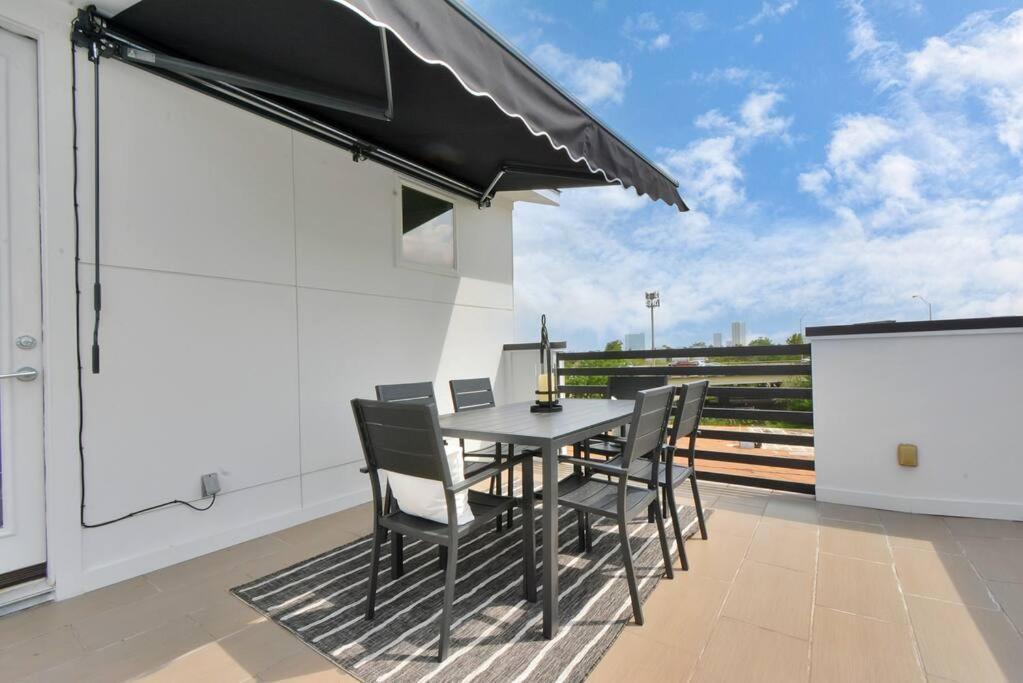 Villa Casa Labella - Downtown Skyline Views - Sleeps 10 Houston Exterior foto
